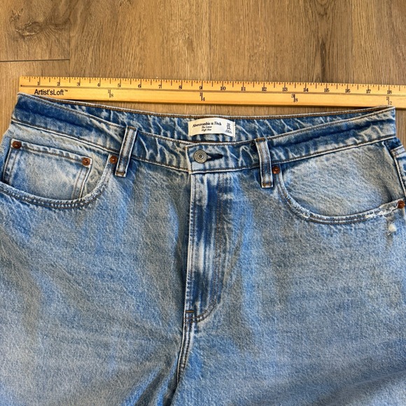 Abercrombie Fitch The Loose High Rise Jeans Light Wash Denim Women's Size 14R - Picture 5 of 10
